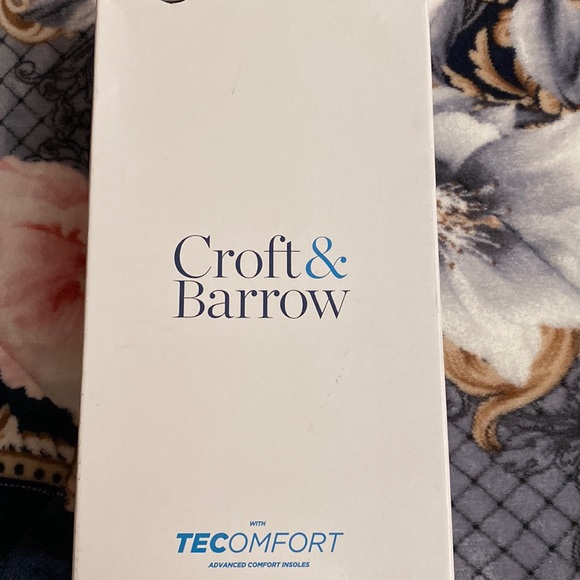 Croft and Barrow style icebergmint in the color burgundy. Wedge style shoes. 9 - Picture 4 of 7